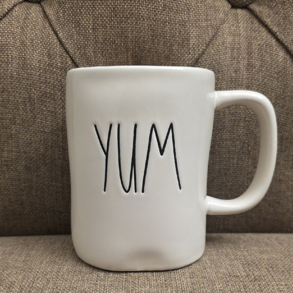 Rae Dunn 'YUM' Mug